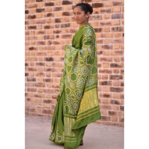 Verdant Whisper Bandhani Saree - Image 3